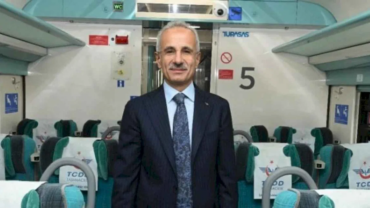 Hızlı trenlerde bayram hediyesi