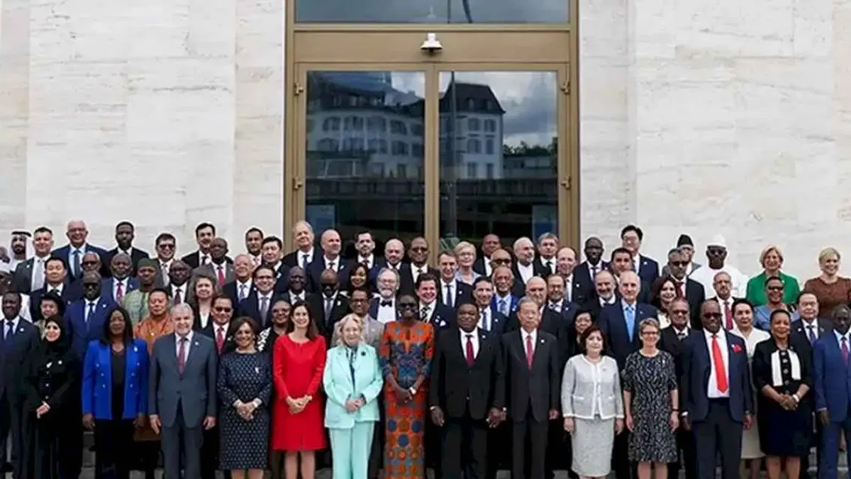 TBMM Başkanı Kurtulmuş, Cenevre’de aile fotoğrafında