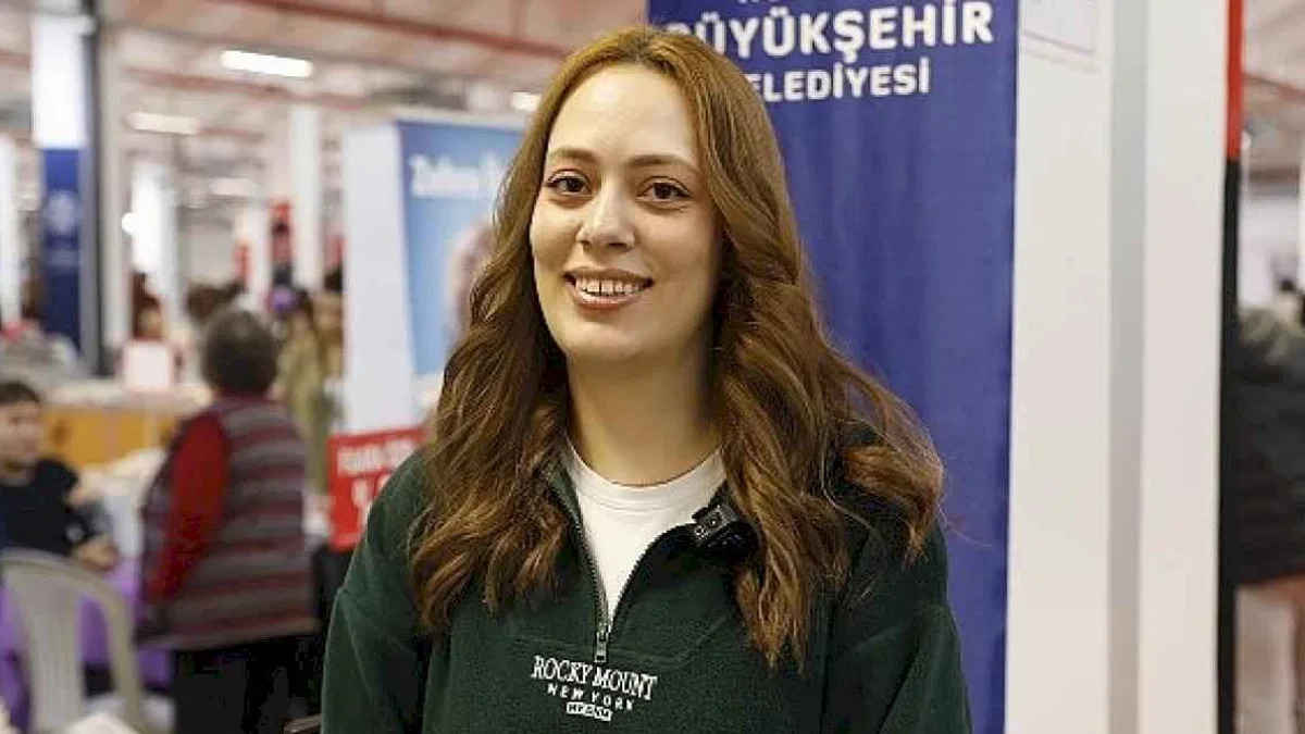 Aydın Büyükşehir Belediyesi'nin ev sahipliğinde Fuar Aydın'da düzenlenen Aydın Kitap Fuarı devam ediyor.