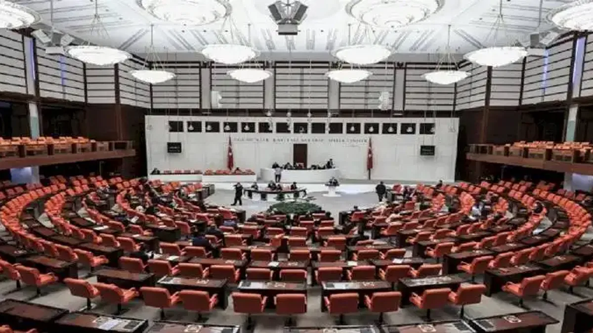 Ünlü isimler TBMM dışı kaldı!