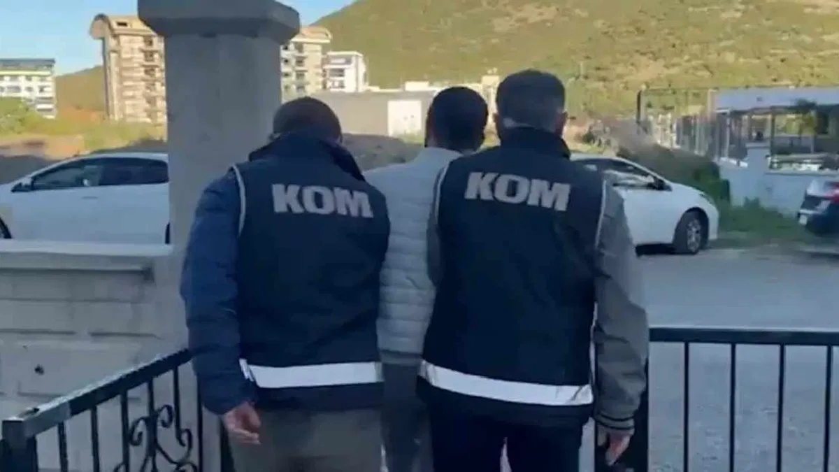 İzmir merkezli organize suç örgütüne operasyon! 36 şüpheliye eş zamanlı baskın