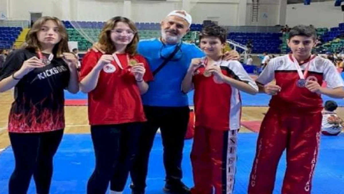 Kütahya'da 'Klas' sporcular Kick Boks rüzgarı estirdi
