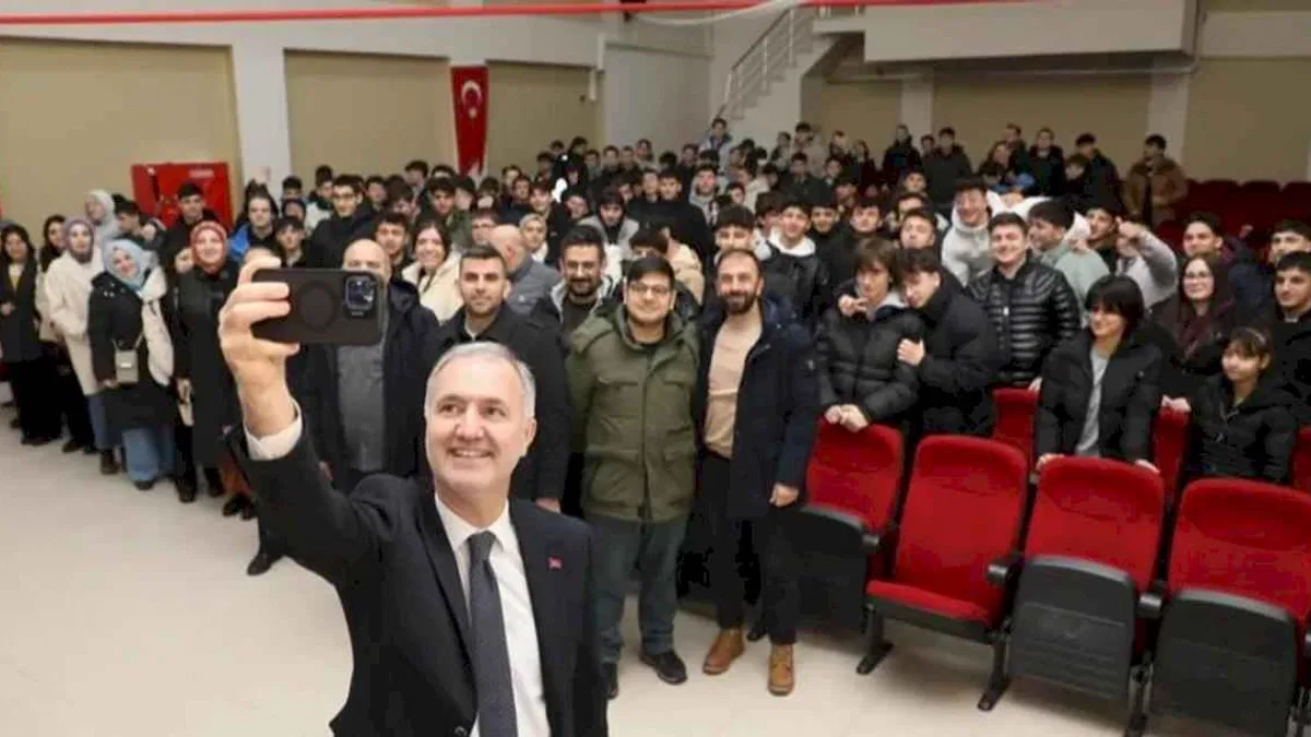Başkan Taban İnegöl'de gençlerle buluştu