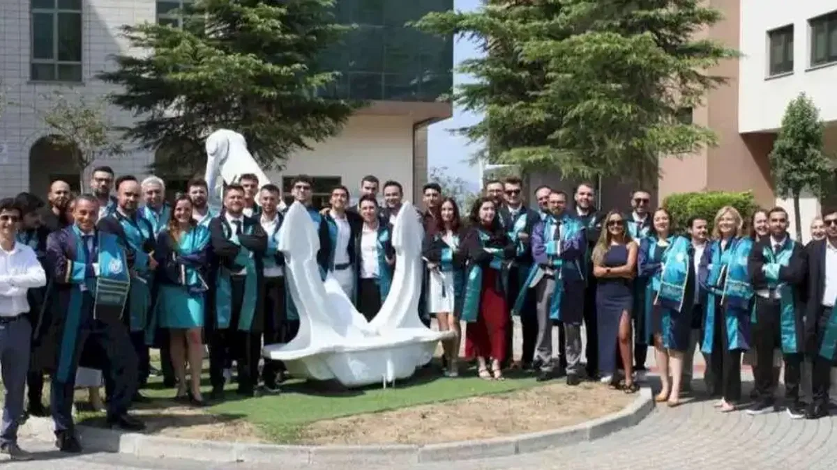 BTÜ Denizcilik Fakültesi ilk mezunlarını verdi
