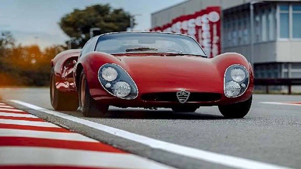 Alfa Romeo'dan Yeni Özel Seri: 33 Stradale