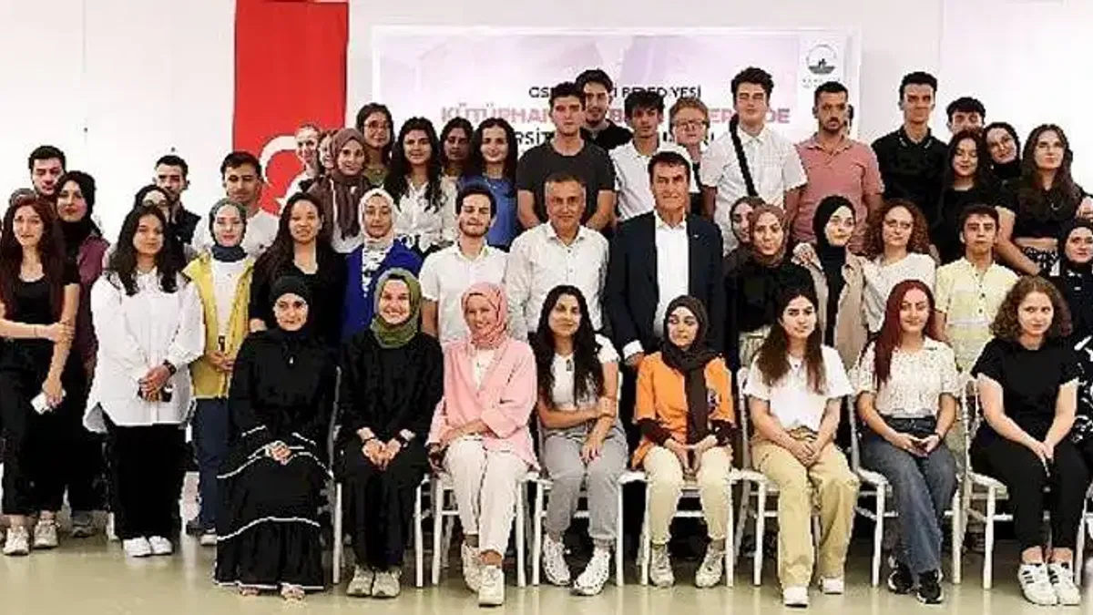 Başkan Dündar, üniversiteyi kazanan öğrencilerle buluştu