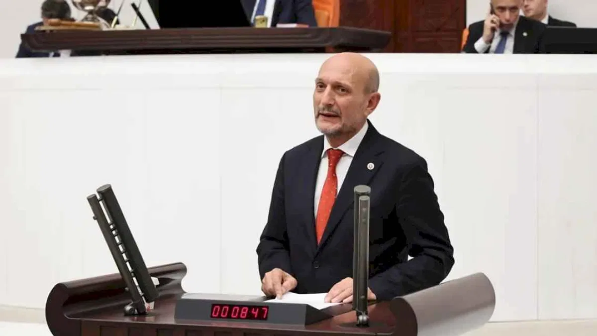 SP'li Atmaca'dan Bakan Uraloğlu’na 'Bursa Raylı Sistem' önergesi
