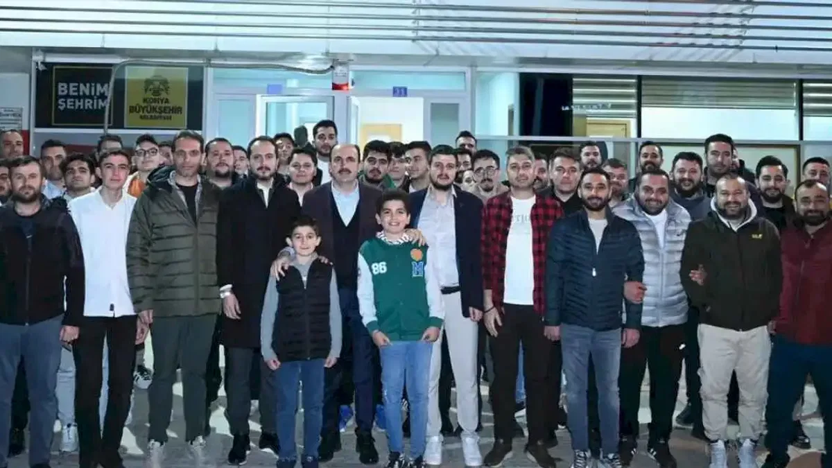 Konya'da Çalışan Gençlik Meclisi üyeleri sahurda bir araya geldi