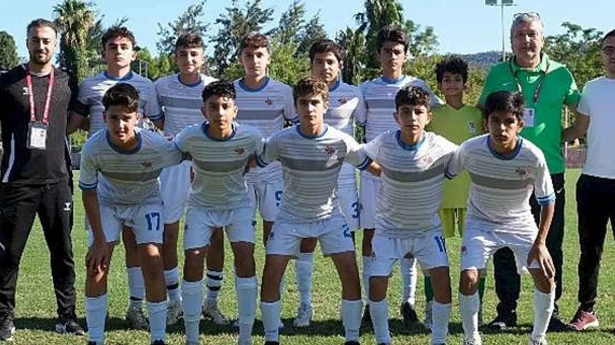 Kemer Belediye Spor evinde galip geldi