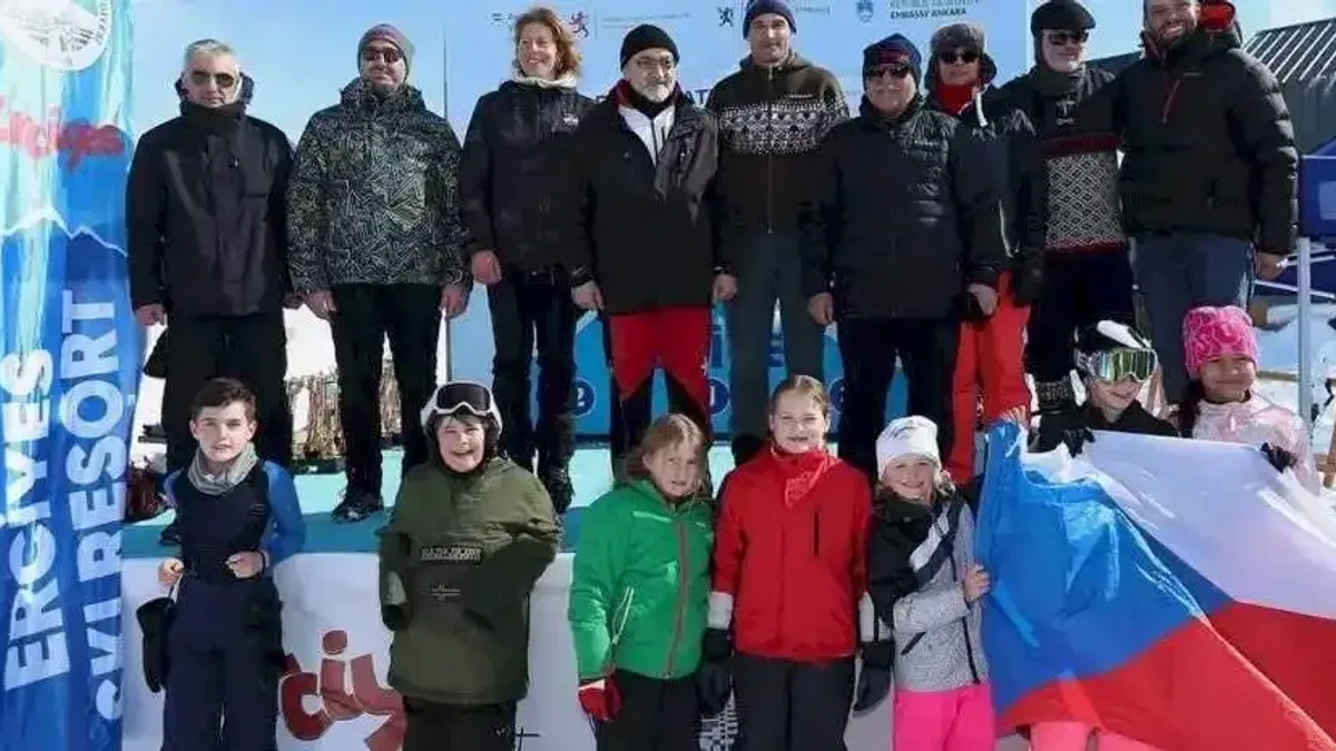 5'nci Diplomatik Kayak Yarışı nefesleri kesti