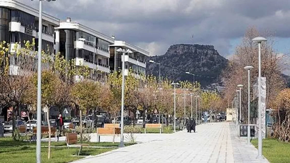 Sağlık Emekçileri Anıtı Bölgesi Yenilenen Yüzü ile Vatandaştan Tam Not Aldı