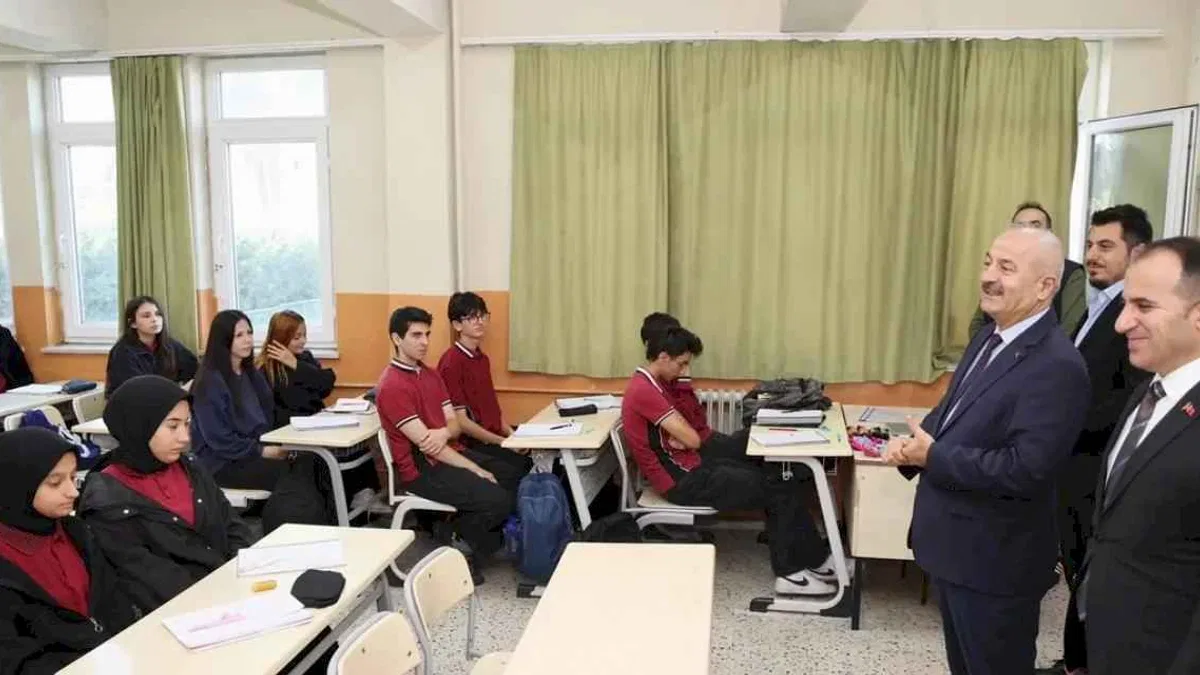 Gebze'de Başkan Büyükgöz'den okullara ziyaret