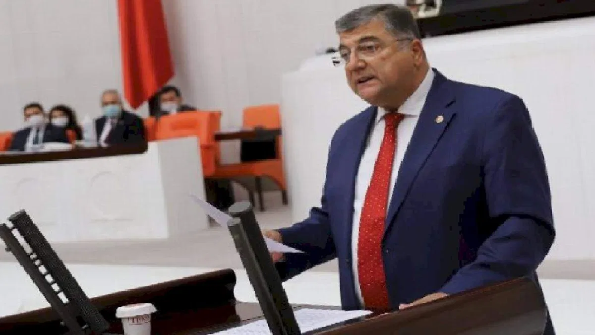 CHP’li Sındır: Afet Yeniden İmar Fonu'nda insan yok, beton var!