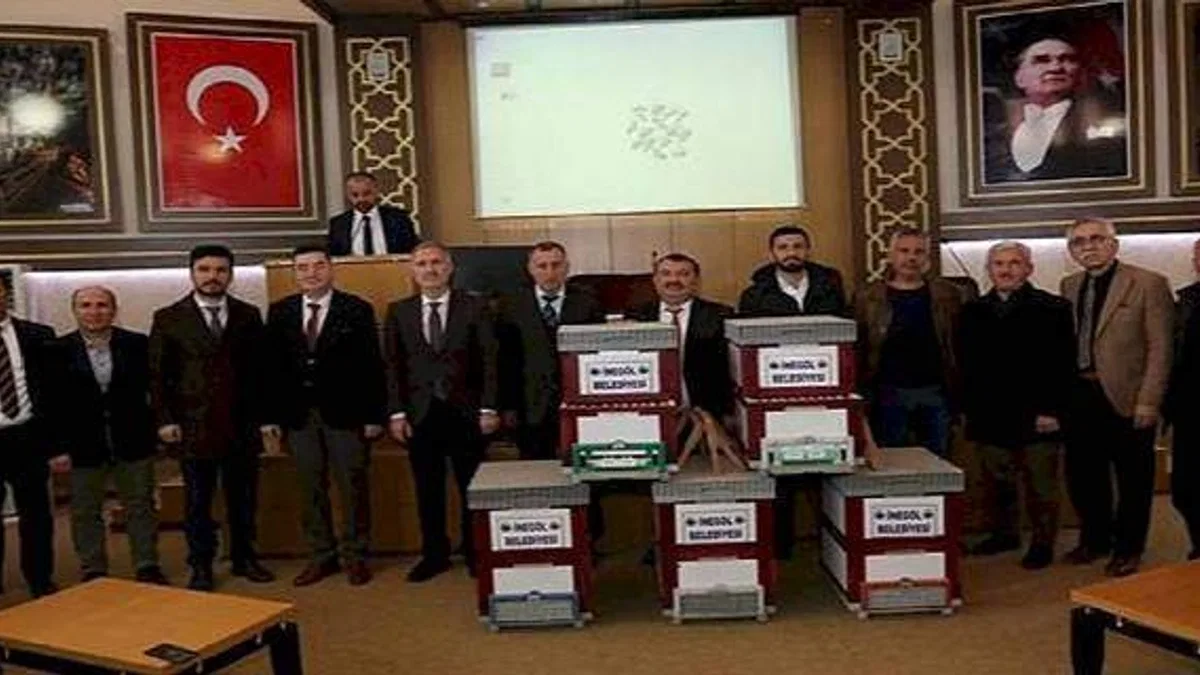 50 Üreticiye 250 Arı Kovanı Dağıtıldı