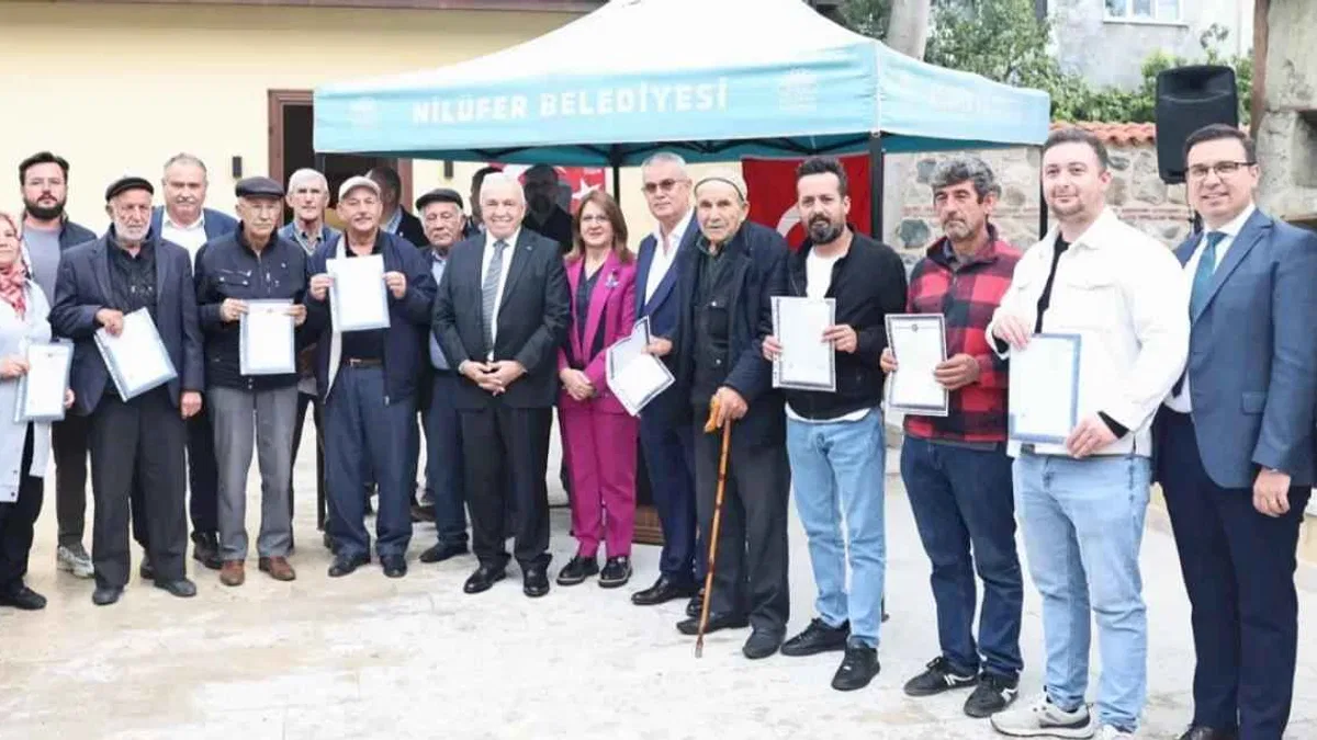 Ürünlü'de 275 Hak Sahibine İmarlı Tapu Sevinci
