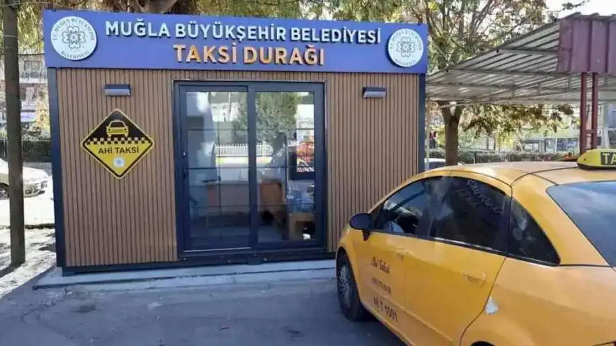 Muğla Büyükşehir’den yerli üretim taksi durakları