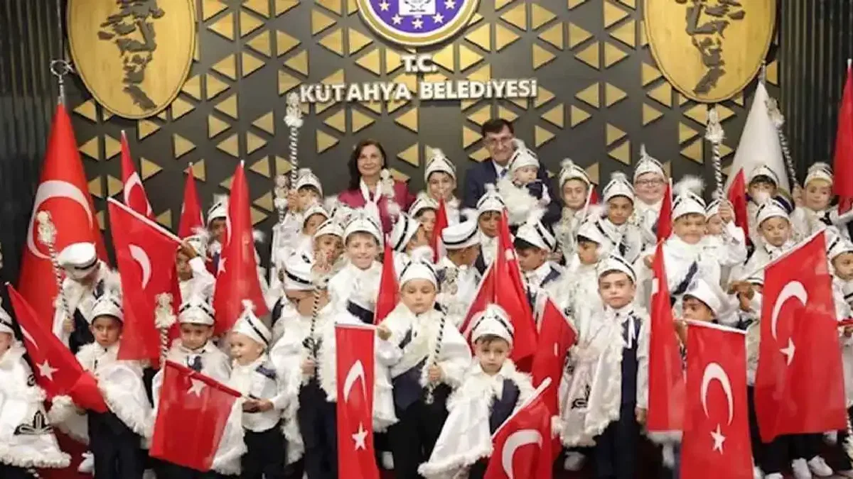 Kütahya’da 48 çocuk için geleneksel sünnet şöleni