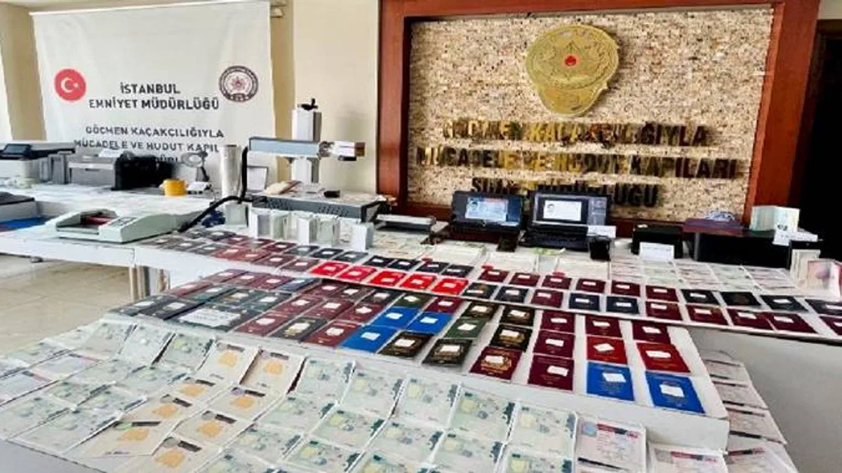 İstanbul'da sahte pasaport atölyesine 2 tutuklama