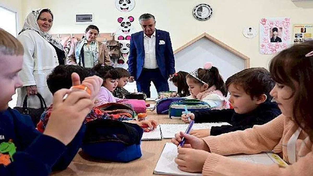 Minikler yeni yıl pastalarını yaptı