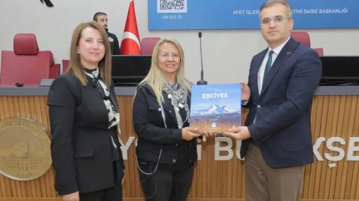 Kayseri Büyükşehr'den arama kurtaram ekibin bulaşıcı hastalık eğitimi