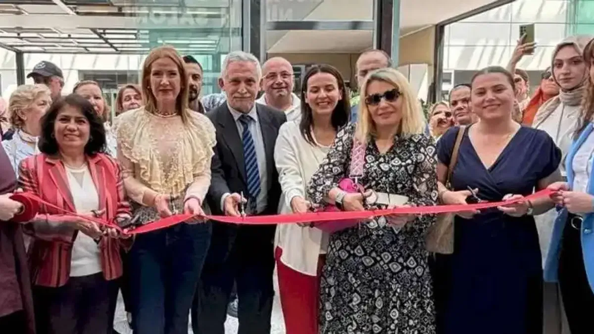 İZMEK’in yılsonu sergisi göz doldurdu