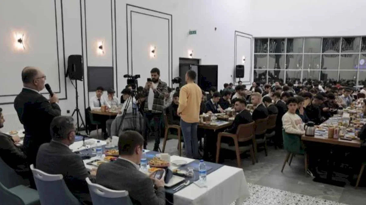 Bilgin: Gençlerle yürüyecek çok yolumuz var