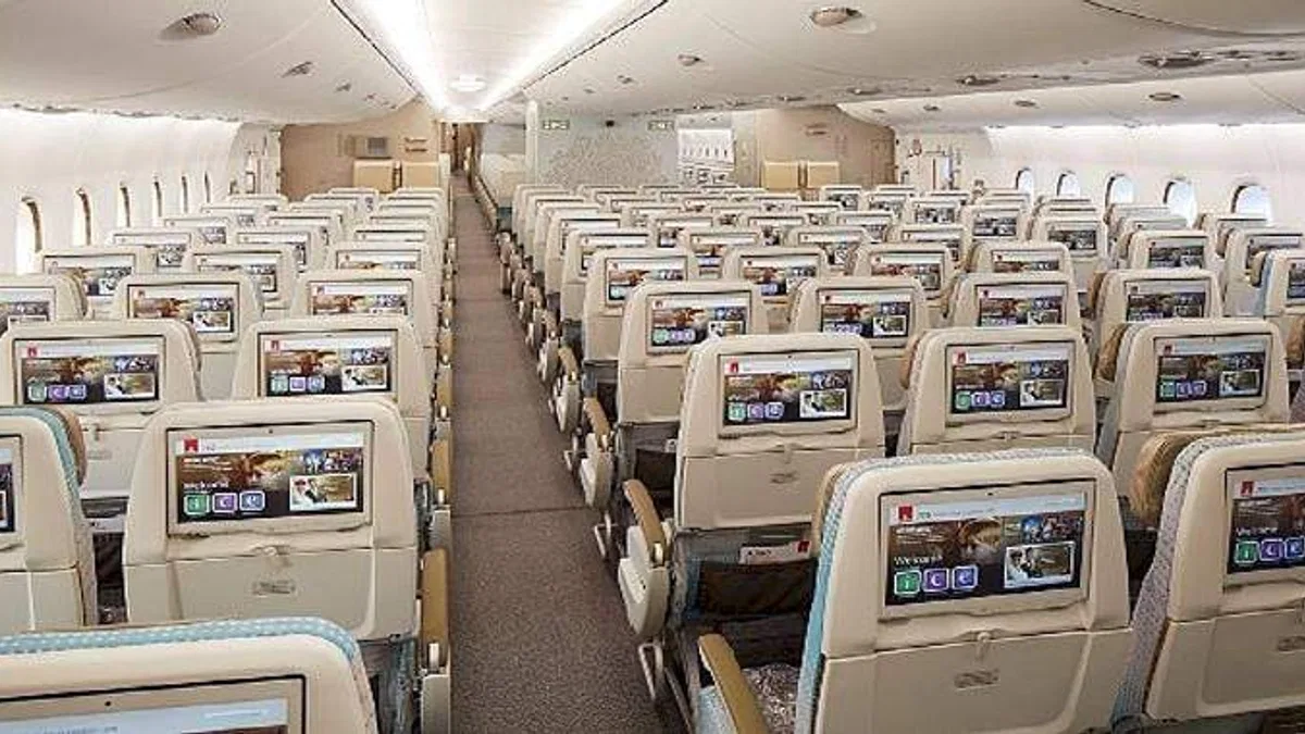 Yenilenen Emirates A380'lerden ilki hizmete girdi