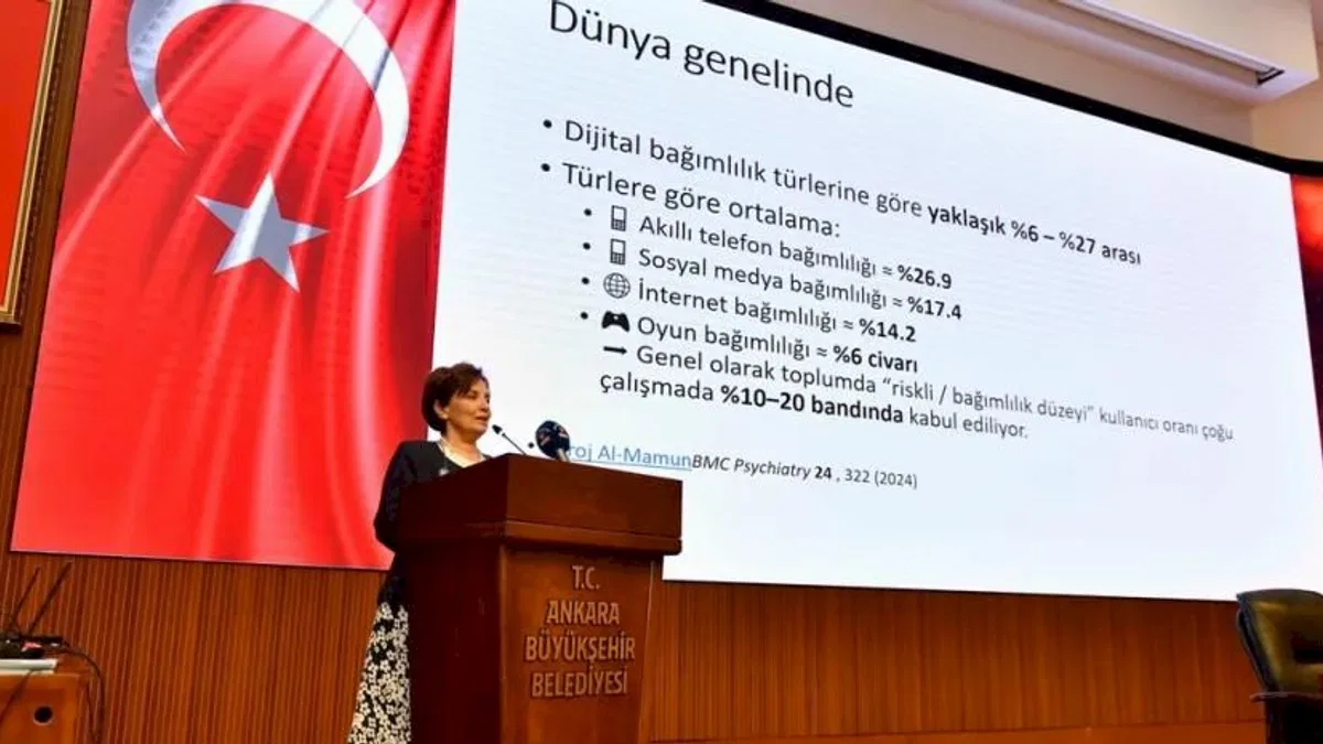 'Yaşayanların Gözünden Bağımlılık' paneli Ankara'da düzenlendi