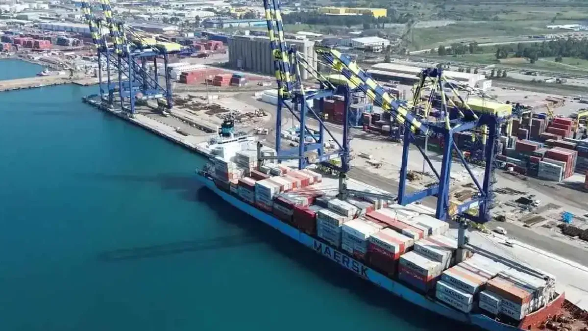 Limanlarda konteyner ve yük hareketliliği arttı