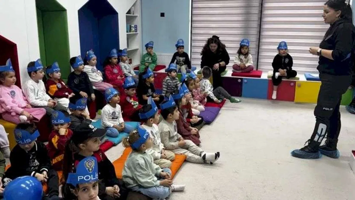 Kayseri Büyükşehir'den miniklere polislik eğitimi