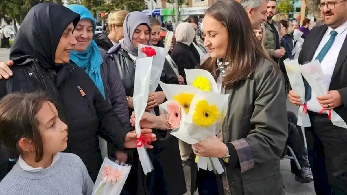 Gölcük’te Dünya Kadın Hakları Günü kutlaması