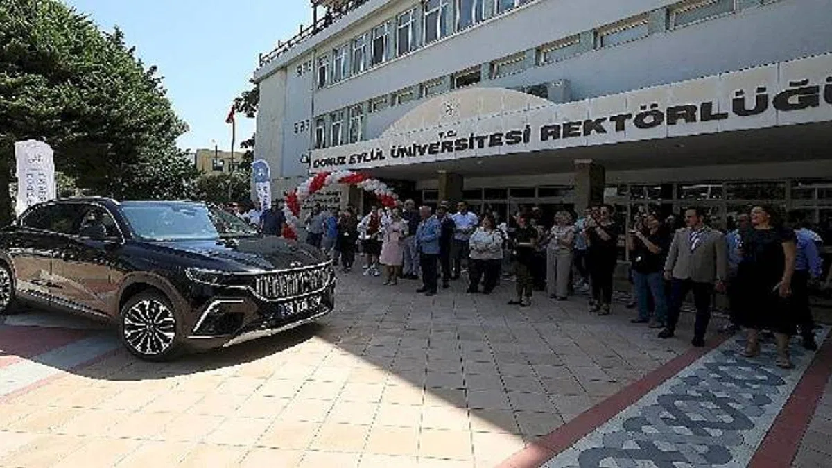 Türkiye'nin yerli otomobili TOGG DEÜ'nün Makam Aracı oldu