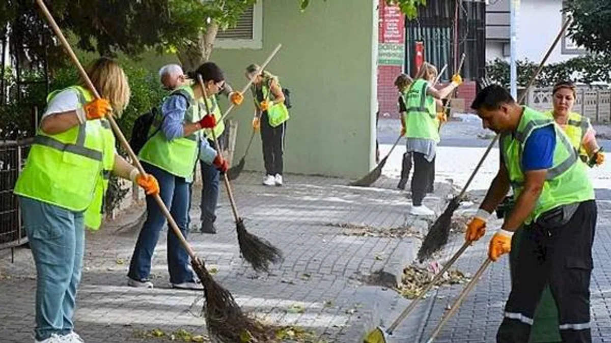 Lüleburgaz'da 'Temiz Sokaklar Mutlu Yarınlar' kampanyası sürüyor