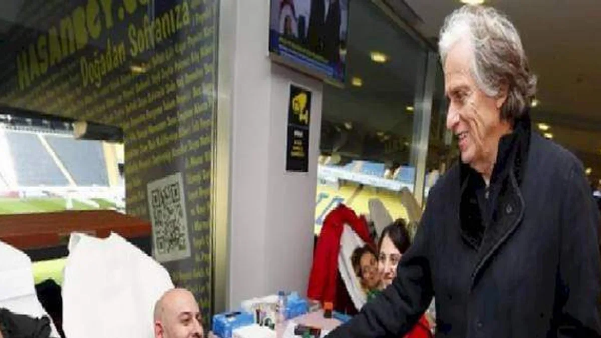 Fenerbahçe Teknik Direktörü Jorge Jesus'tan kan bağışı kampanyasına destek
