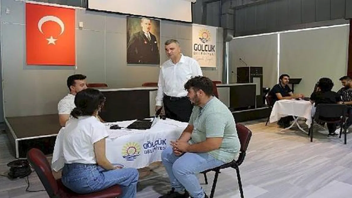 Gölcük Belediyesi Üniversite tercihlerinde öğrencilerin yanında