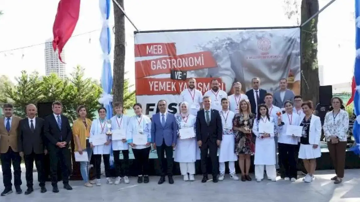 İzmir MEB Gastronomi Festivalinde lezzet şöleni