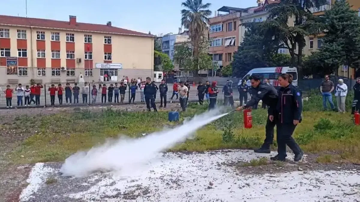 Kocaeli'nde emniyet güçleri afetlere karşı hazır kıta