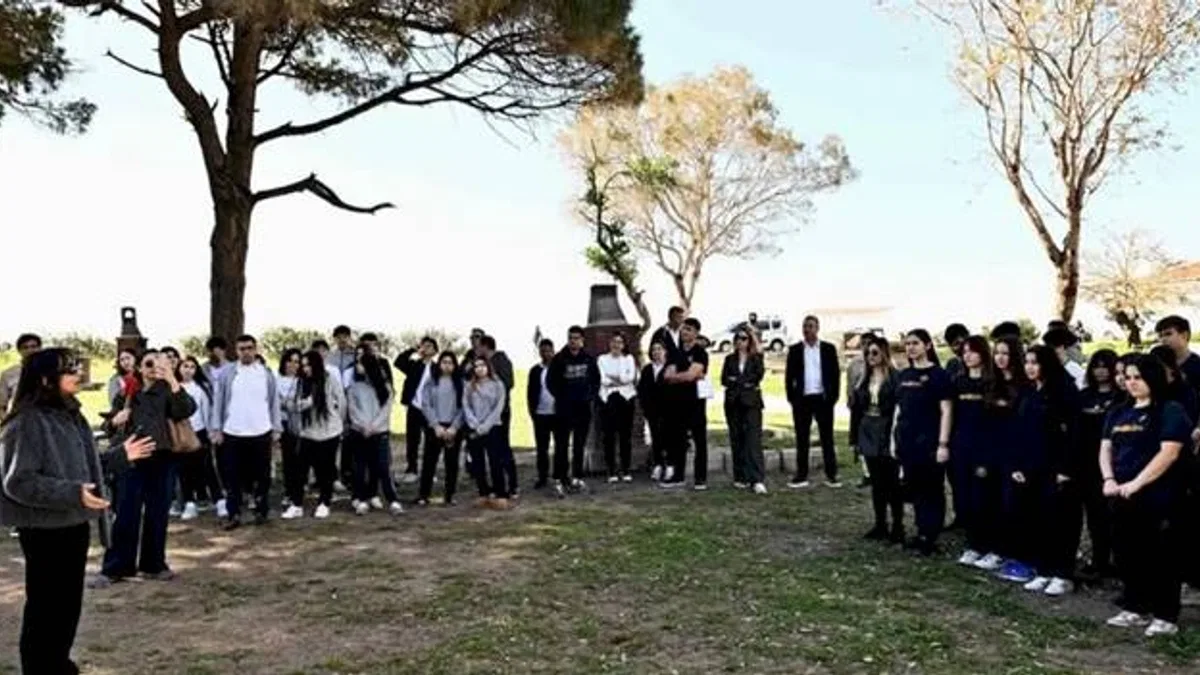 Antalya'da Lara Sahili’nde öğrencilerden bilimsel temizlik