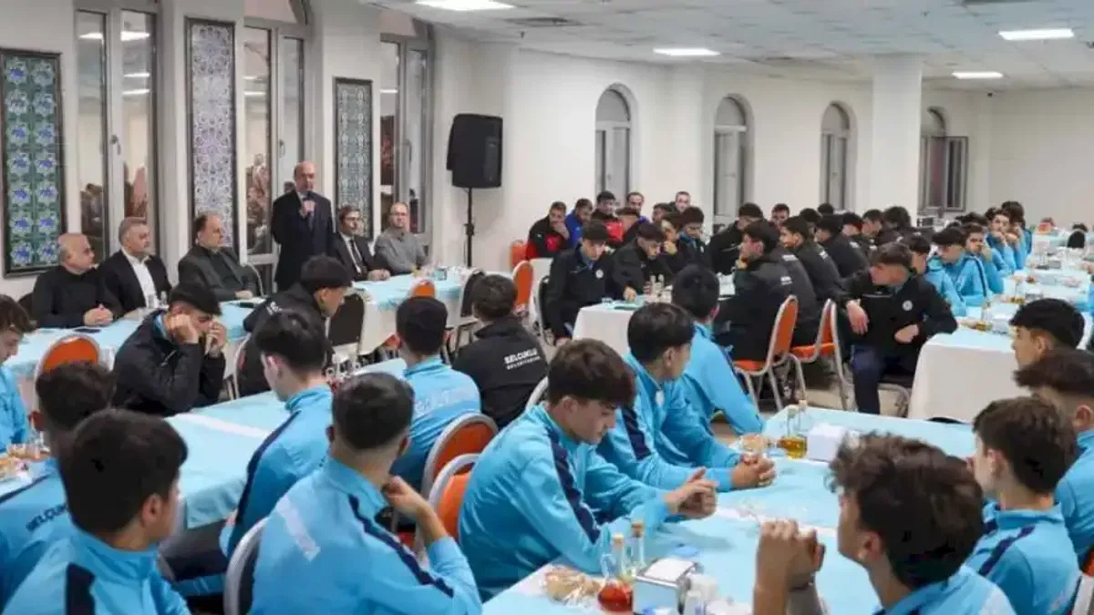 Konya Selçuklu'da futbolculara moral yemeği