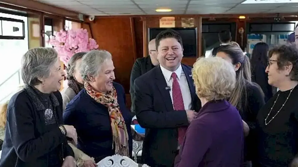 Kadıköy Huzur Vapuru, ilk seferini yaptı