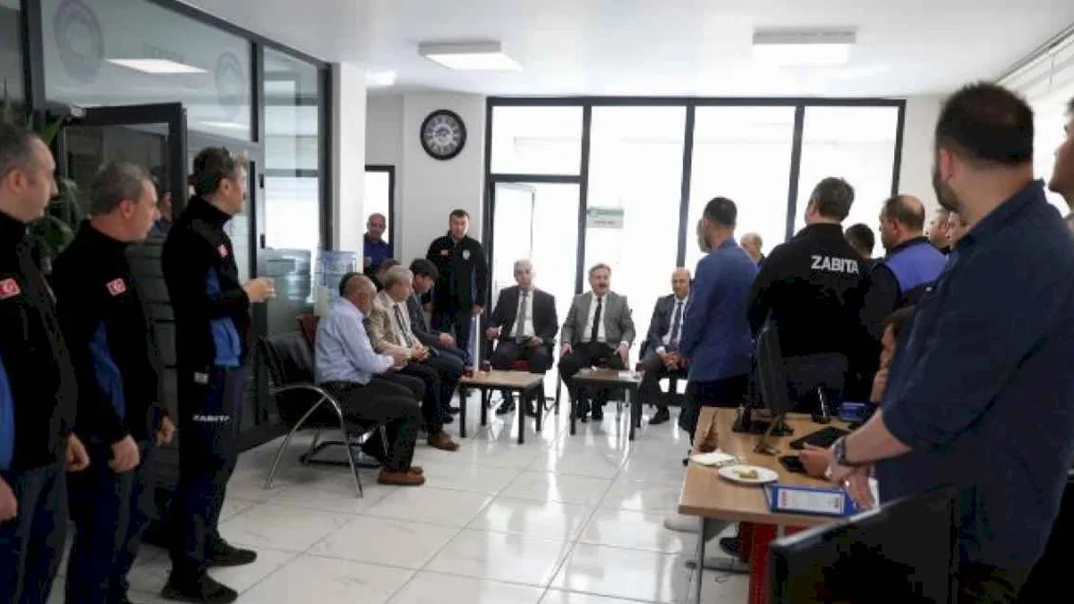 Başkan Palancıoğlu, ilk mesai gününe personeli ile bayramlaşarak başladı