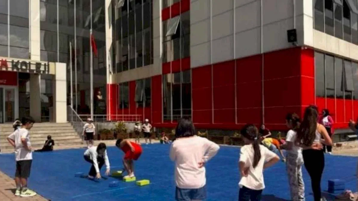 Çözüm Koleji’nden çocuklara 23 Nisan hediyesi: “Büyük Şenlik”