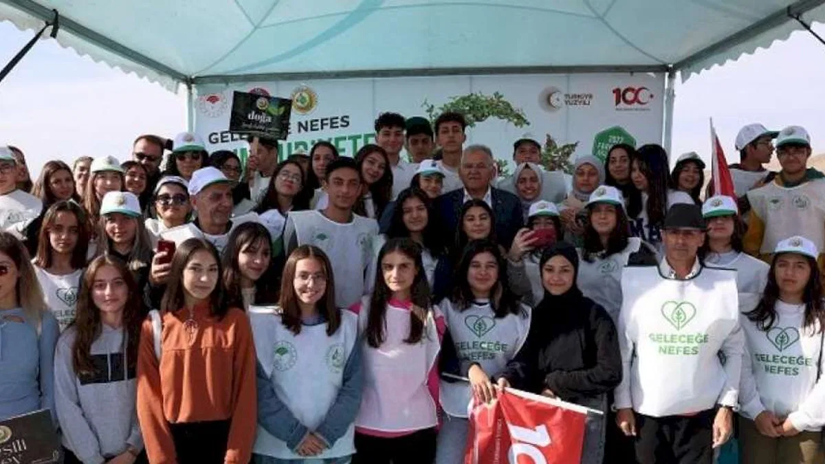 Kayseri protokolü fidan dikiminde buluştu