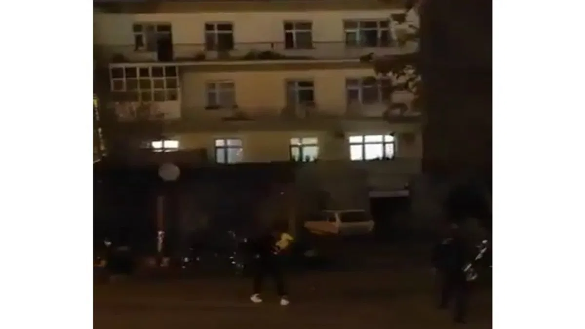 Konya'da 3 katlı bina çöktü, binada mahsur kalanlar var!