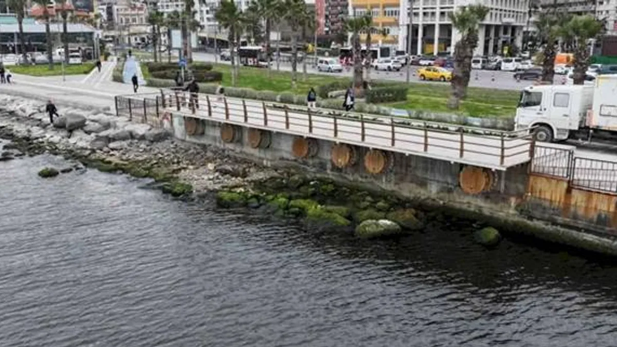 İzmir Körfezi'ne deşarj edilen atık su değil yağmur suyu! Büyükşehir'den analiz sonuçlarıyla yanıt