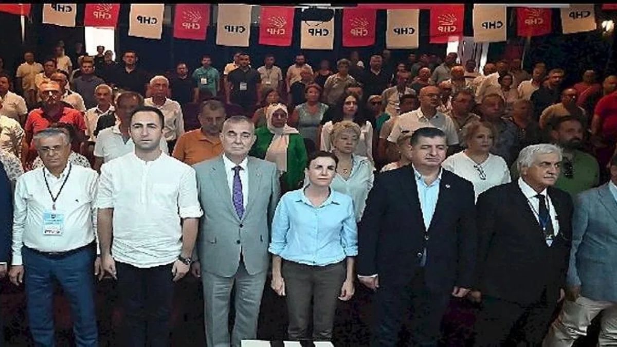 Başkan Topaloğlu CHP İlçe Kongresi'ne katıldı
