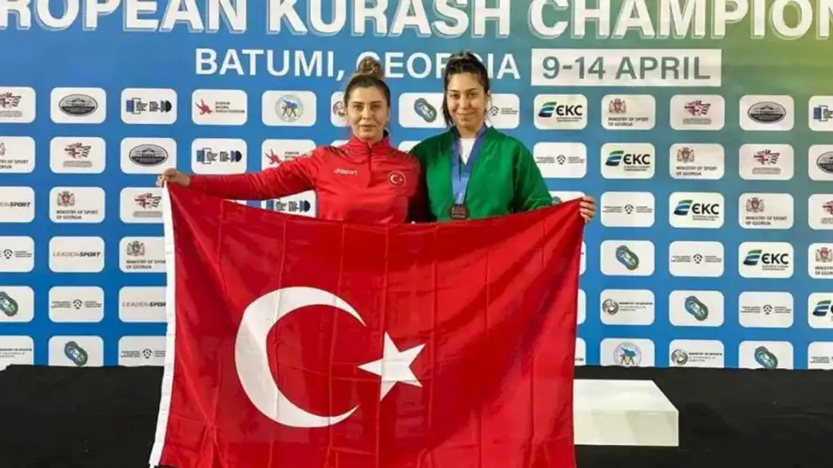 Sakaryalı kuraş sporcusu Gürcistan’da bayrağımızı dalgalandırdı