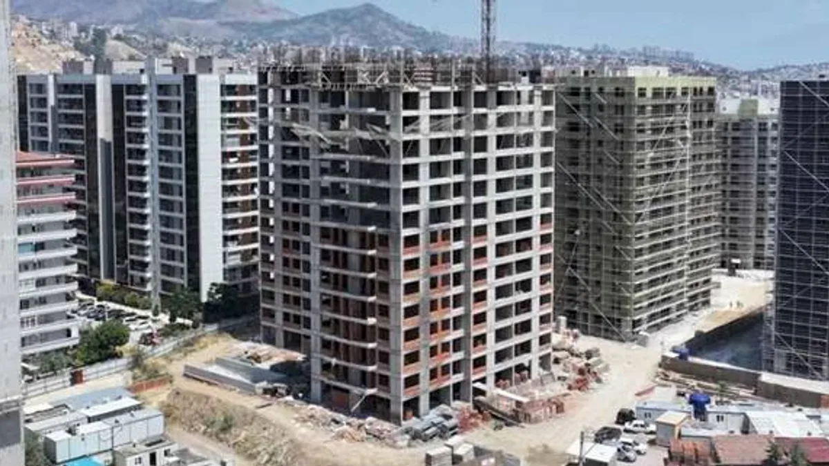 Başkan Tugay'dan Örnekköy’de kentsel dönüşüm denetimi