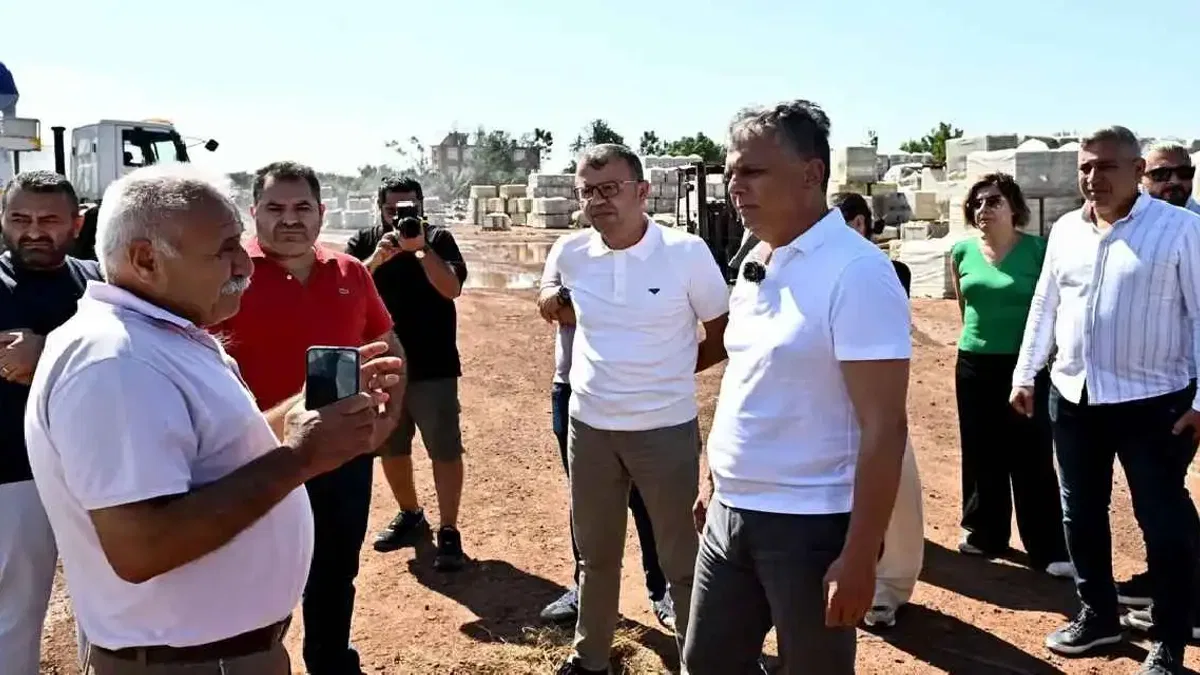 Antalya Muratpaşa'daki yangın bölgesine 'geçmiş olsun' ziyareti