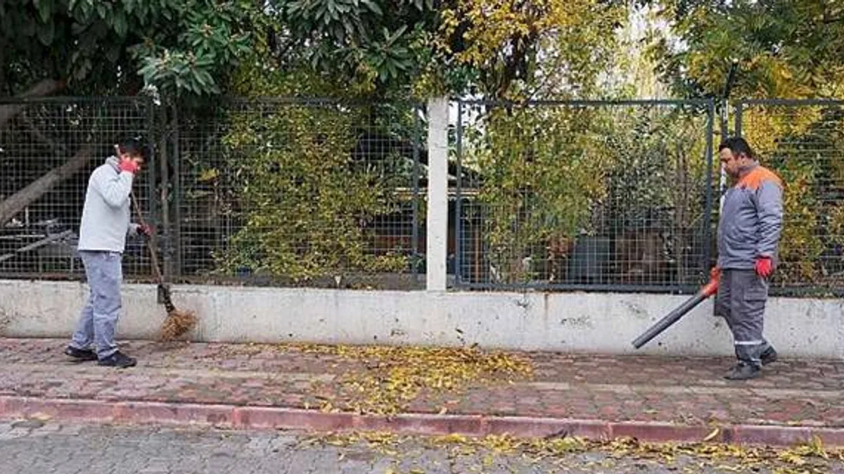 Çöp konteynerleri dezenfekte ediliyor